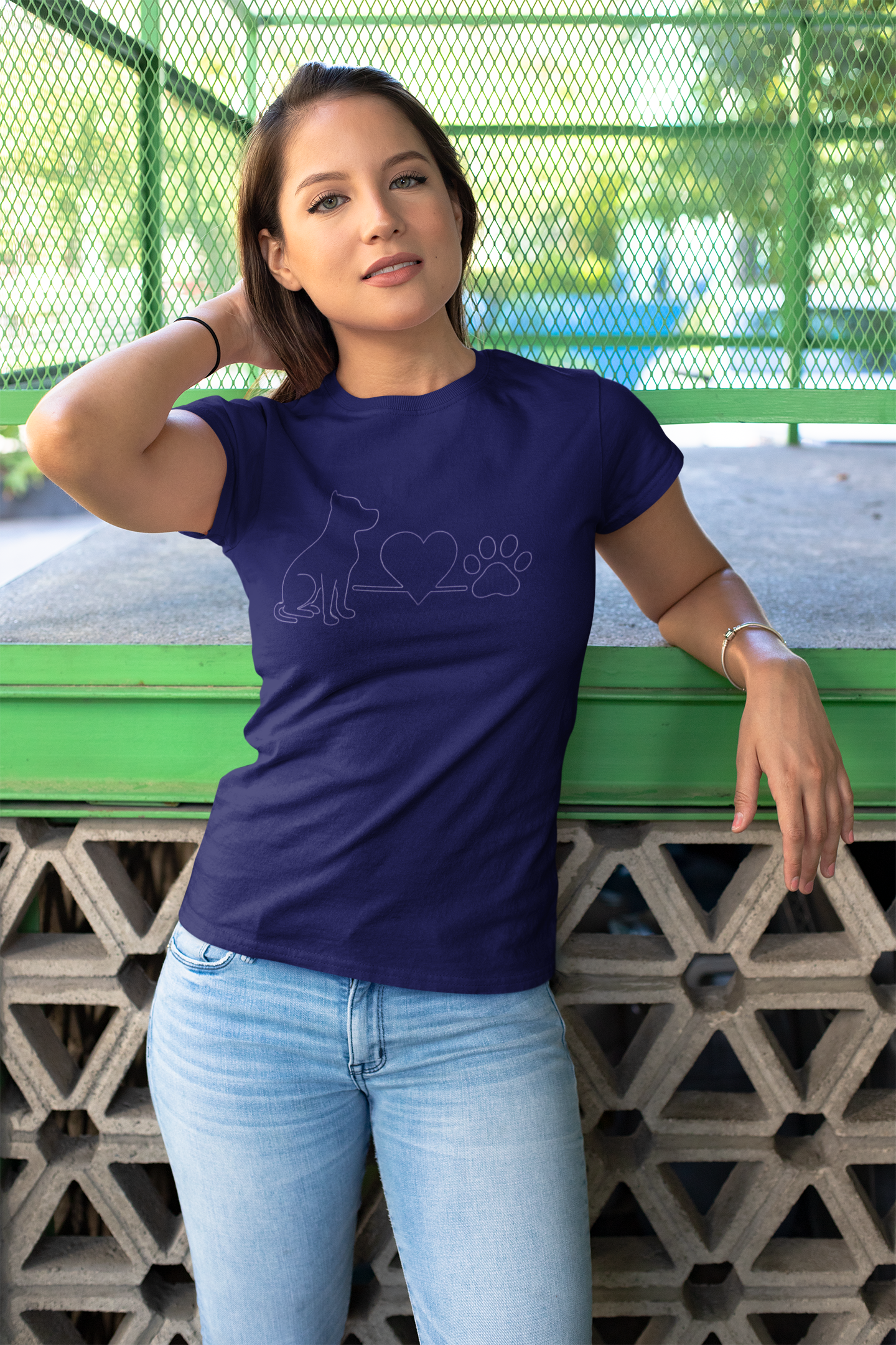 Pitbull Dog Lover T-Shirt | Unisex Pet Owner Gift & Dog Mom/Dad Tee